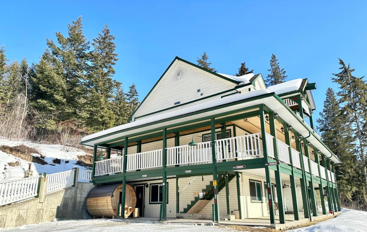 2Mins To Town, Ac & Sauna, Self Check-In, Full Kitchen, Free Laundry & Parking, Family Pet Friendly, Comfortably Sleeps Up To 10 Golden Exterior foto